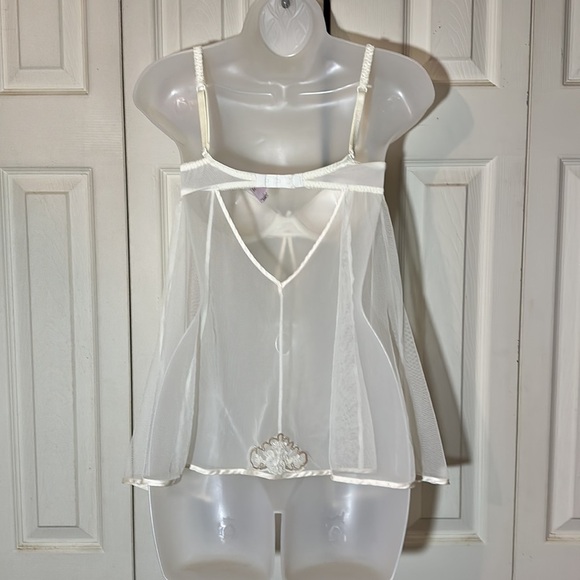 Victoria's Secret Cream Semi Sheer Padded Cup Open Front Lace Trim Cami Top 34B - Picture 11 of 16